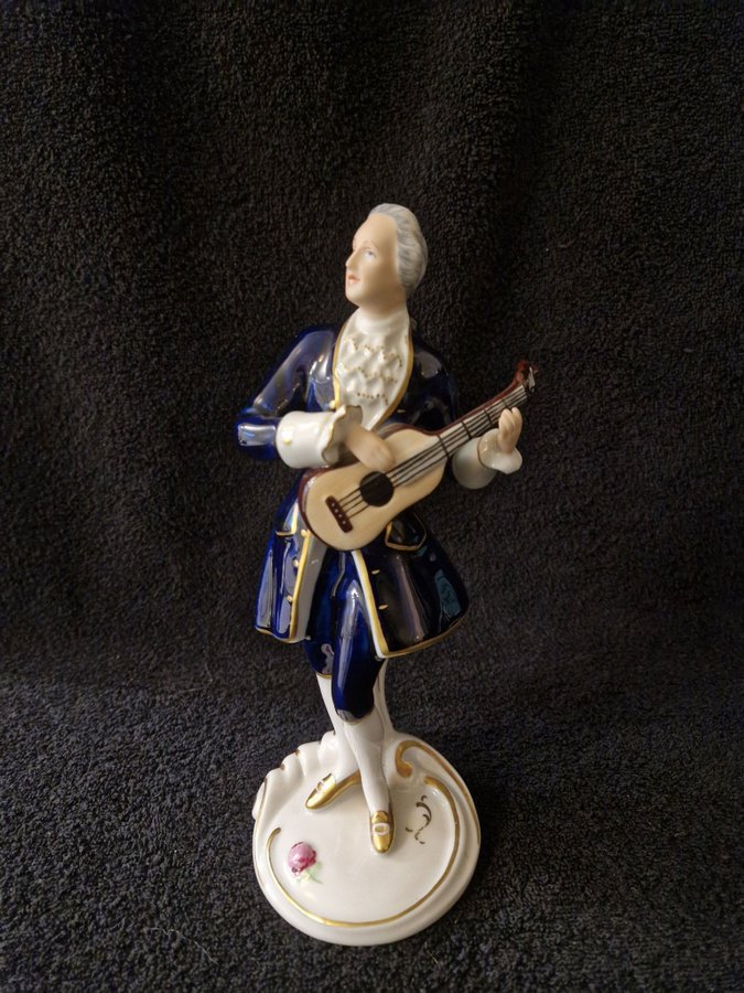 ROYAL DUX - ROKOKO FIGURIN- MAN MED GITARR