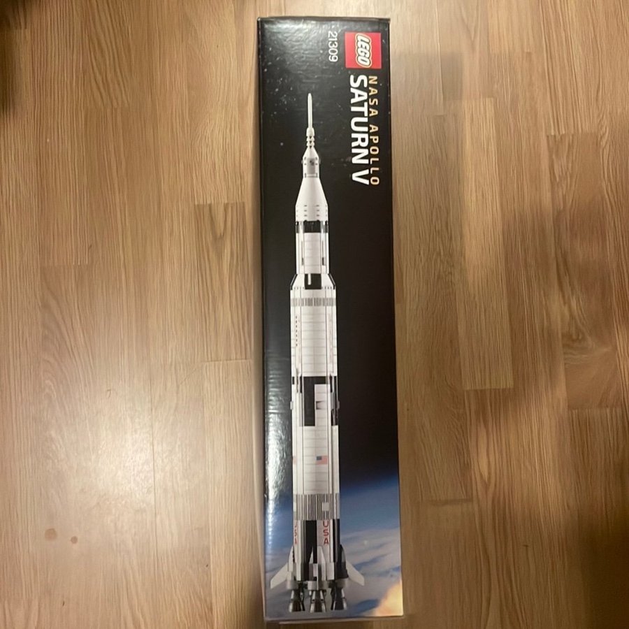 LEGO NASA Apollo Saturn V 21309