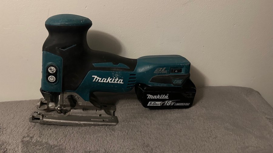 Makita 18V Sticksåg med batteri