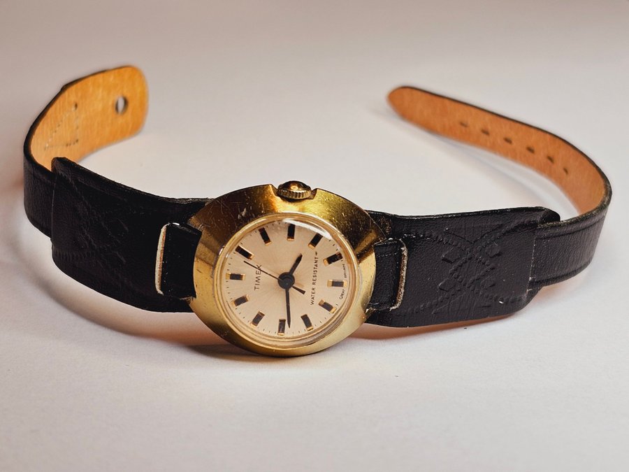 Timex Damklocka i guldpläterad metall med läderband 1970-TAL