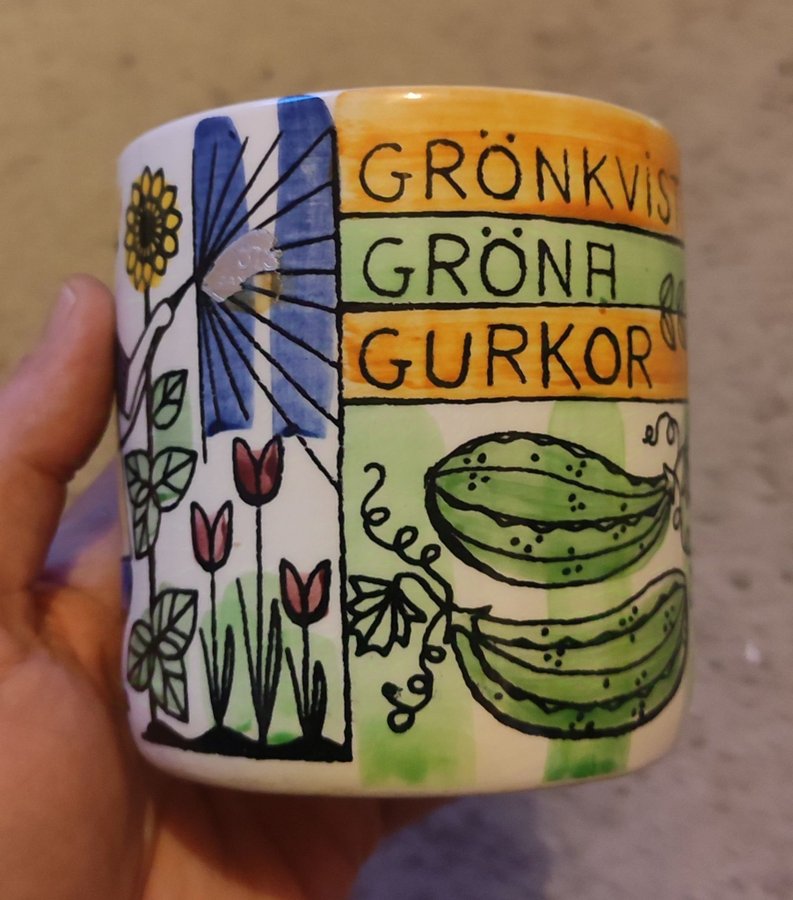 "Vår lilla stad" Anita Nylund. "Grönkvists Gröna , Gurkor". JIE Gantofta, Swed