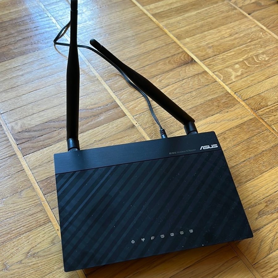 ASUS RT-N12 Trådlös Router