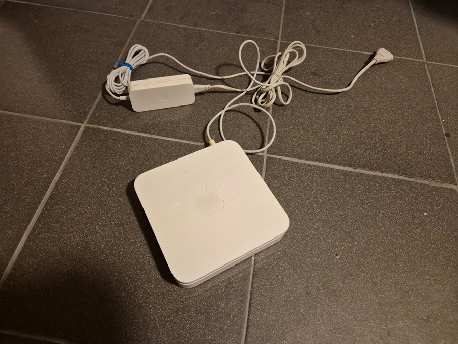 Apple AirPort Extreme Base Station