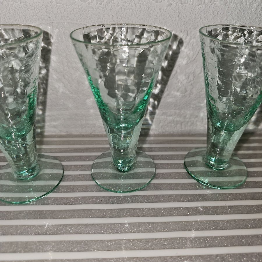 4 st snapsgl STOCKHOLMS GLASBRUK krackelerat glas Skansen glas 1900 tal mitt