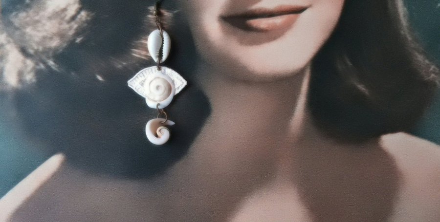 2st långa örhängen. Shiva shell. Se bilder. Earrings.