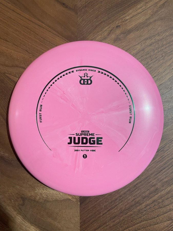 Dynamic Discs Classic Supreme Judge First Run Pink