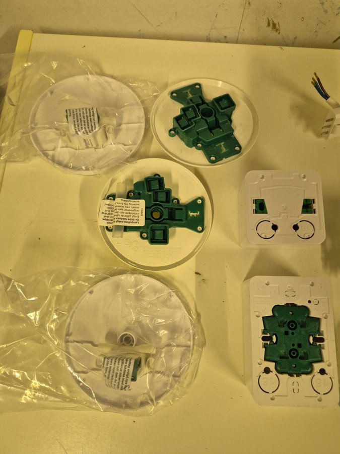 Diverse Eluttag och strömbrytare