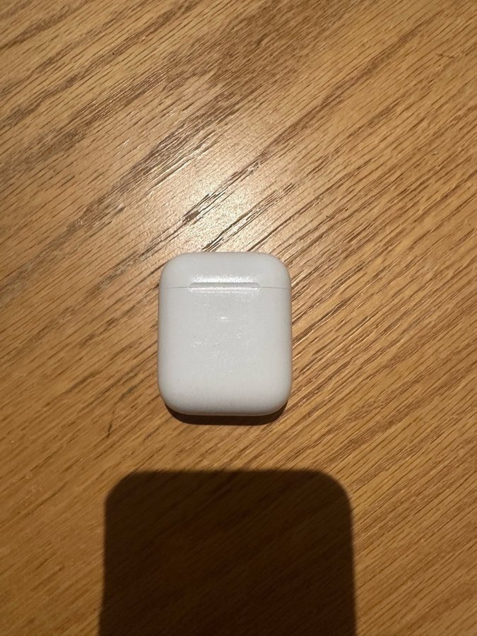 Apple AirPods gen 2 Laddskal (nyskick)