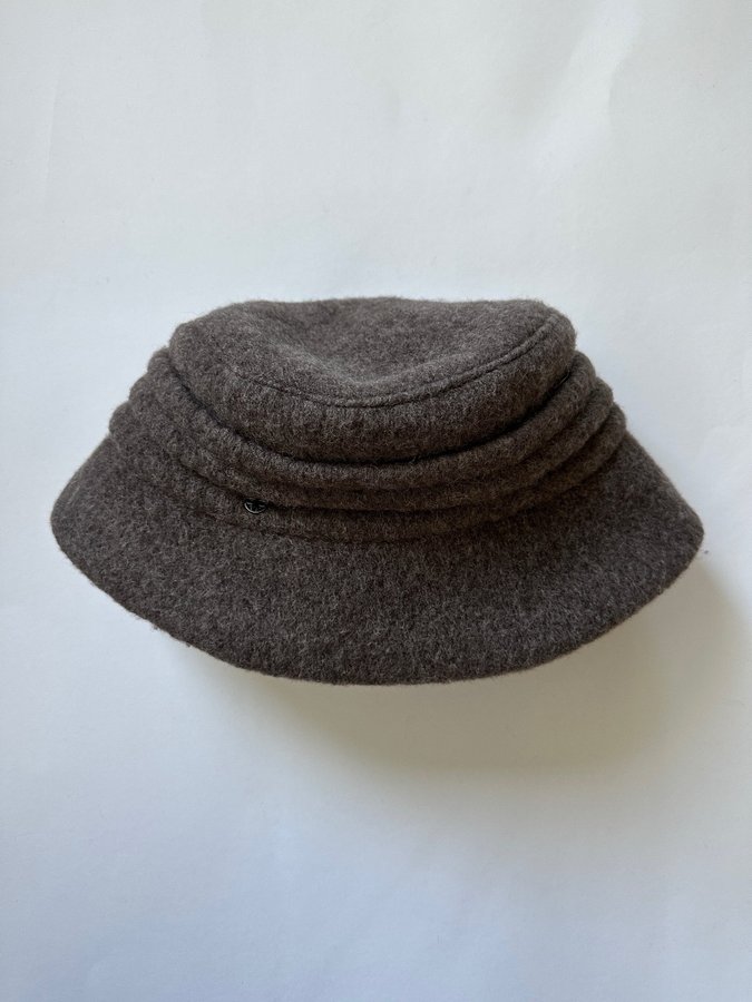 LOEVENICH brun hatt