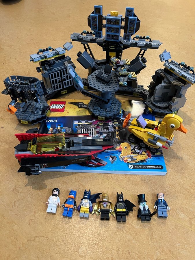 LEGO The LEGO Batman Movie: Batcave Break-In 70909