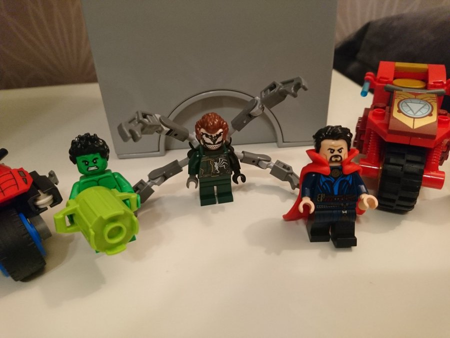 Black FRIDAY REA ! Oanvända LEGO marvel figurer