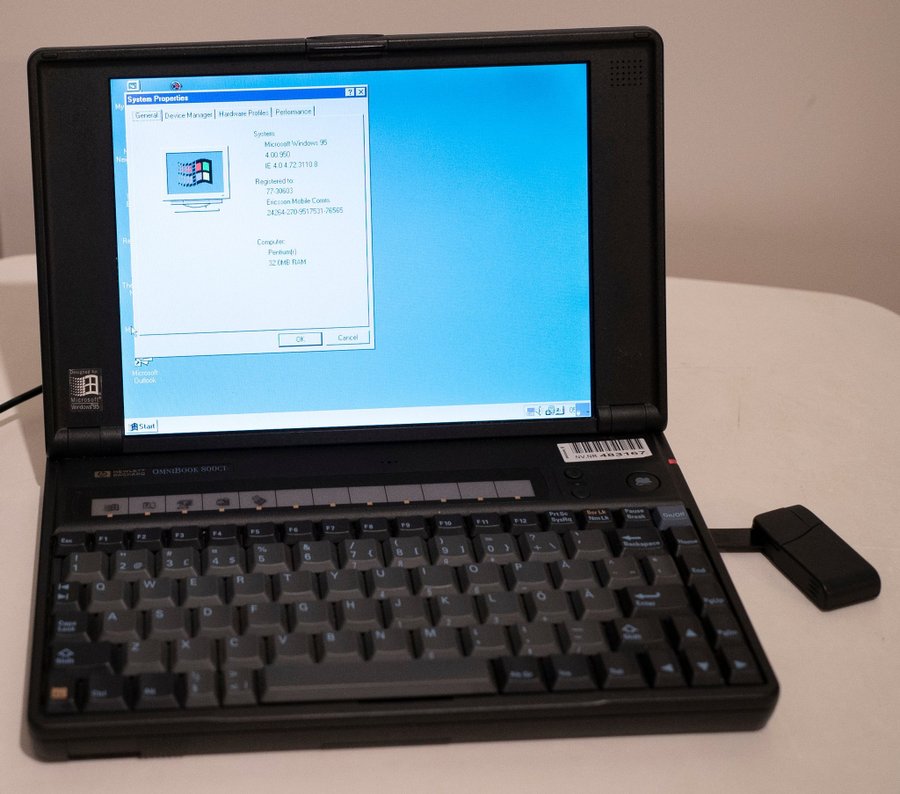 HP OmniBook 800CT - Pentium 133 MHz - Windows 95