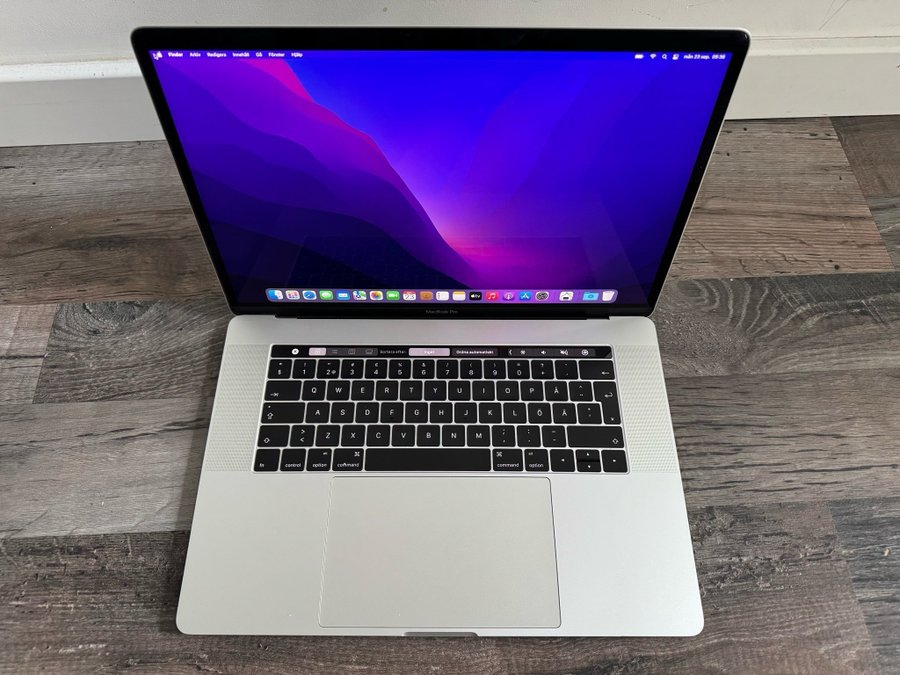 MacBook Pro 2016 15 tum i7 512/16GB