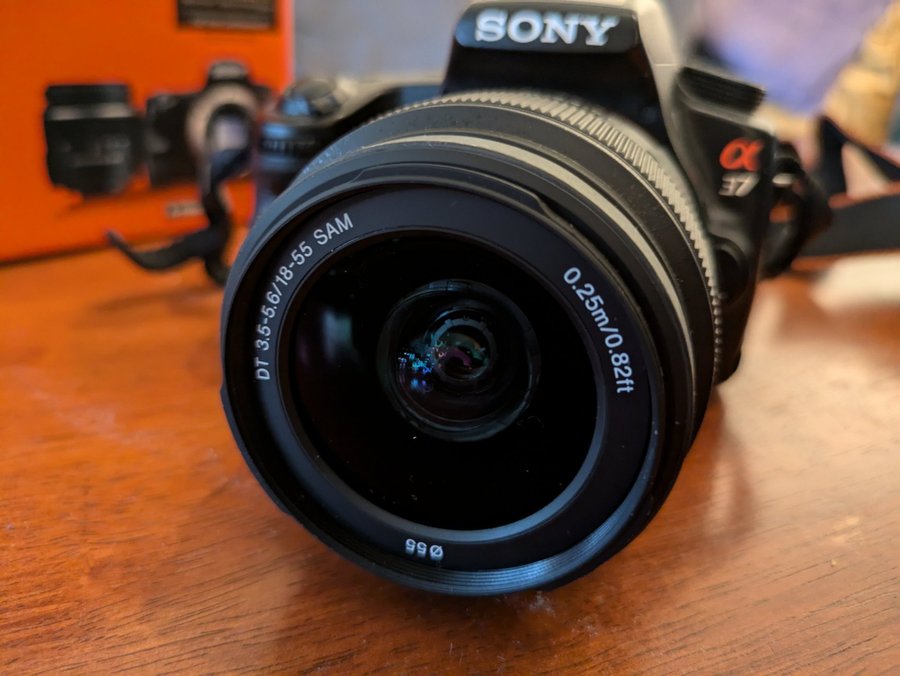 Sony Alpha a37 med objektiv