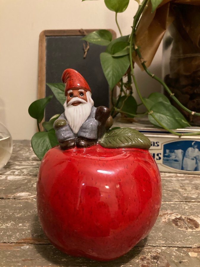 Tomte på äpple - Rolf Berg