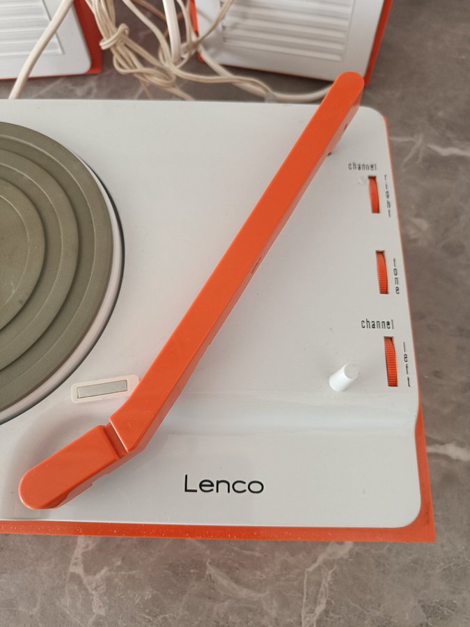 Lenco 811 pop