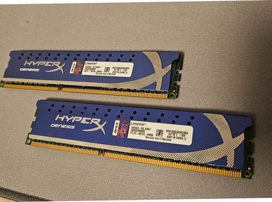 2st Kingston HyperX 8GB DDR3 1600MHz RAM minne