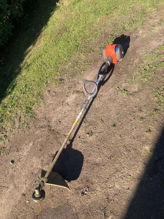 Husqvarna 122 LD Grästrimmer