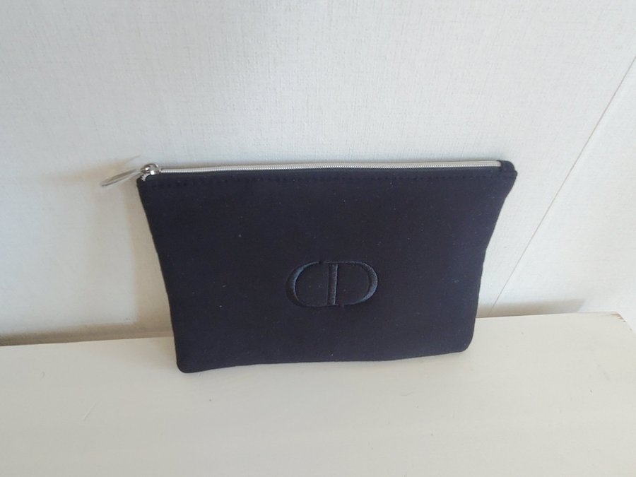 Dior beauty makeup pouch väska