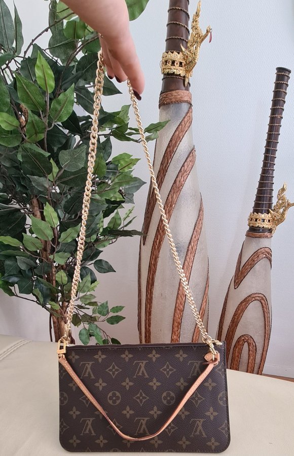 Louis vuitton Neverfull Monogram MM clutch