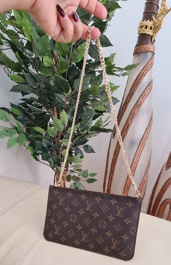 Louis vuitton Neverfull Monogram MM clutch