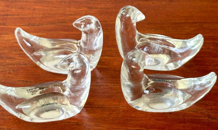 VINTAGE 4 st SMÖRKNIVSHÅLLARE FÅGEL GLAS FIGURIN GLASFÅGEL