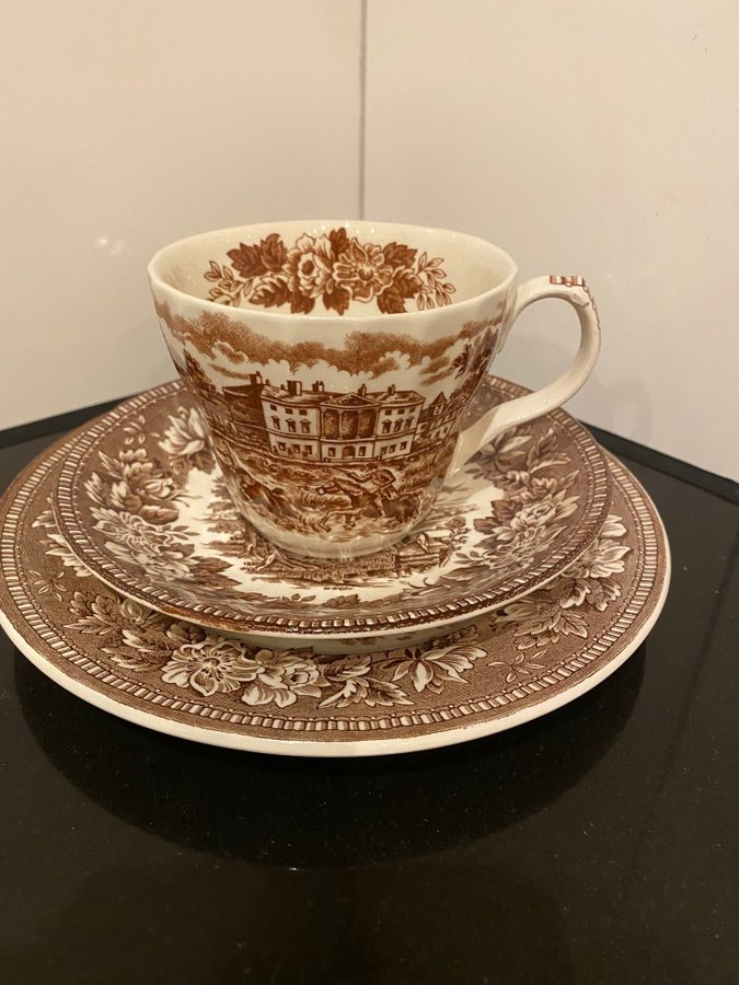 K Aynsley  co Ltd Ironstone English Heritage Kaffekopp med fat och assiett