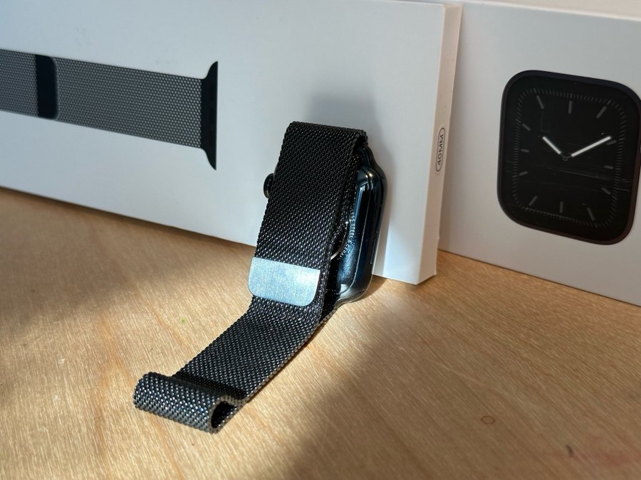 Apple Watch Series 5 40 mm Cellular Stainless Steel