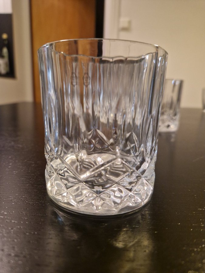 Kristallkaraff och glas