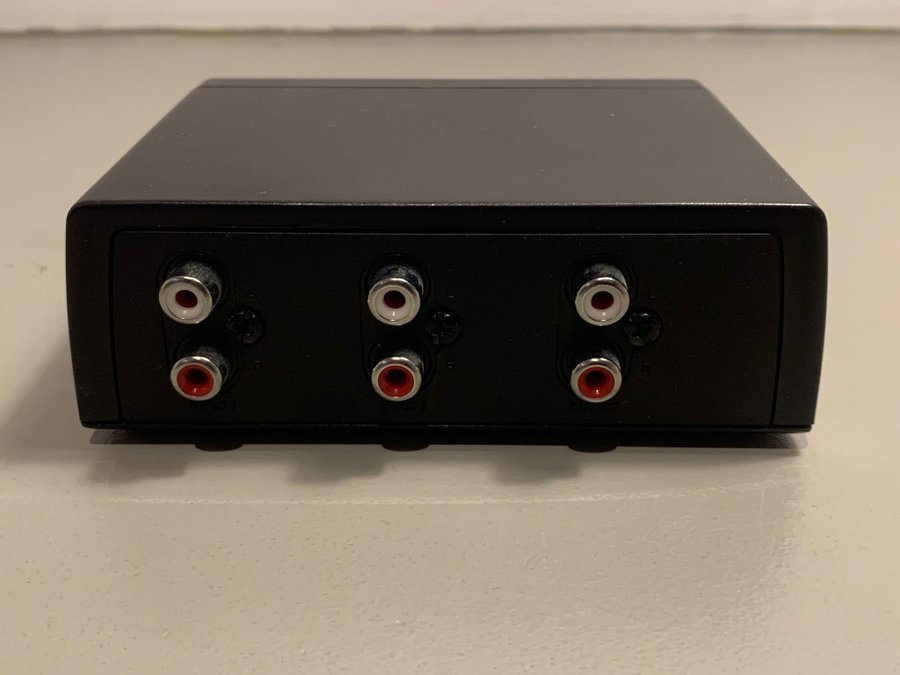 HQ HOSW-AV100 Manual 2 Port Audio Switch