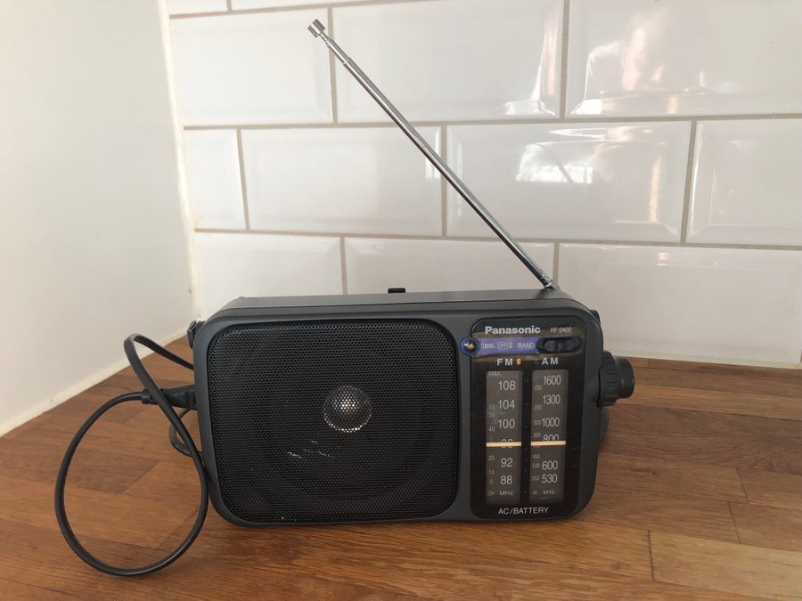 Panasonic RF-2400 Radio