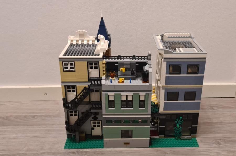 Lego 10255 assembly square stora torget modulhus