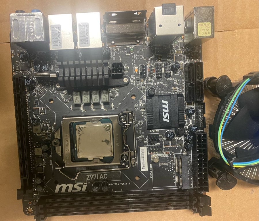 MSI Z97I AC Mini-ITX Moderkort med CPU och fläkt