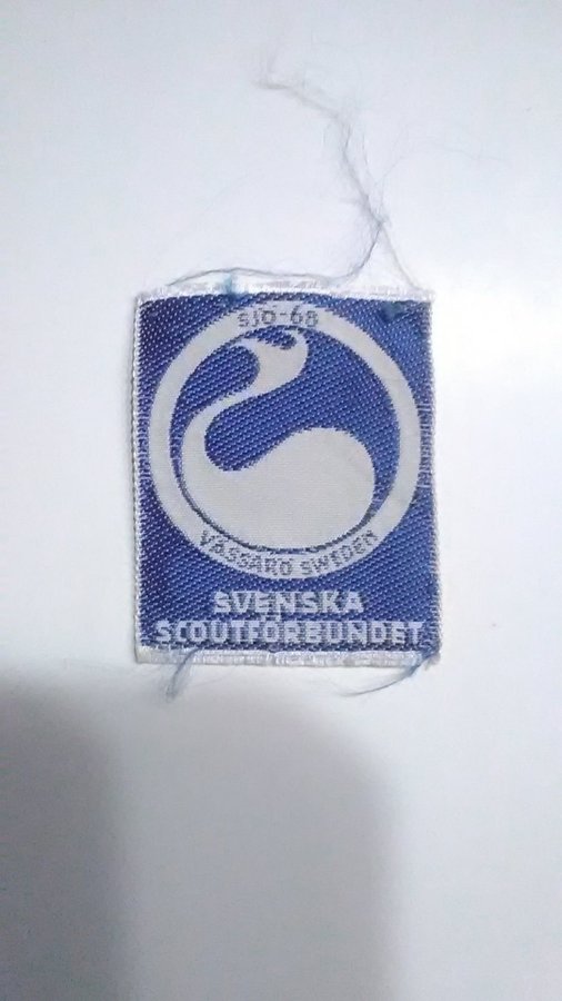 SVENSKA SCOUTFÖRBUNDET BRODERAT TYGMÄRKE SJÖ 68 VÄSSARÖ SCOUT