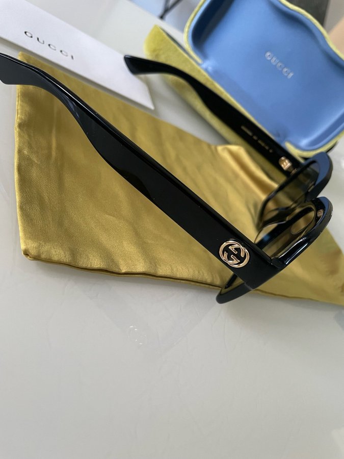 Gucci Solglasögon GG0088N 001