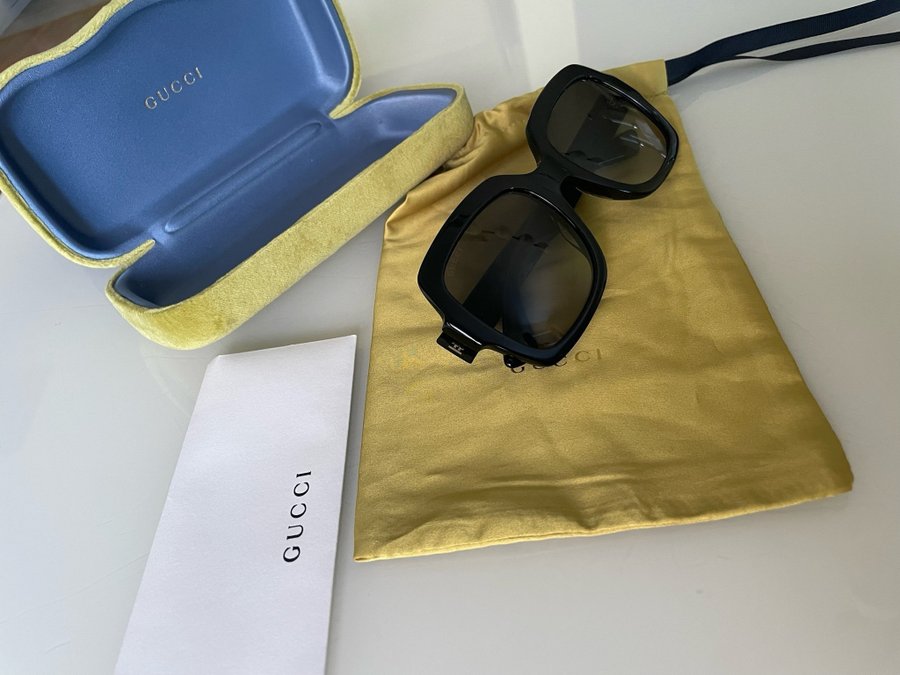 Gucci Solglasögon GG0088N 001