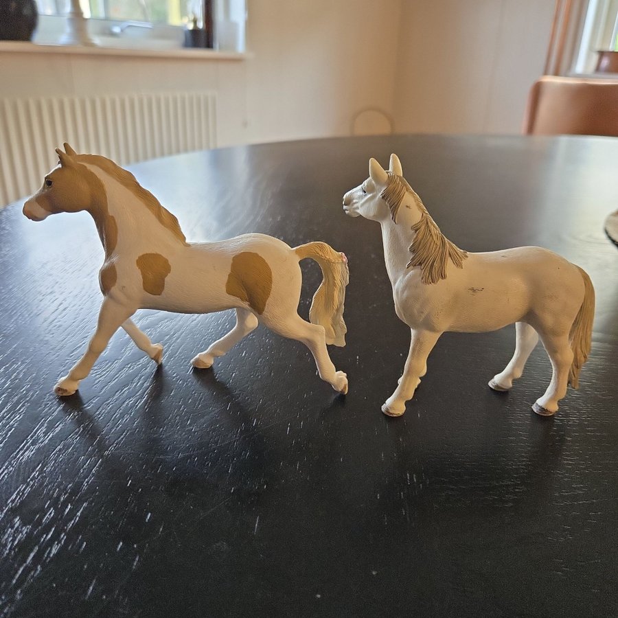 2 st hästar från Schleich