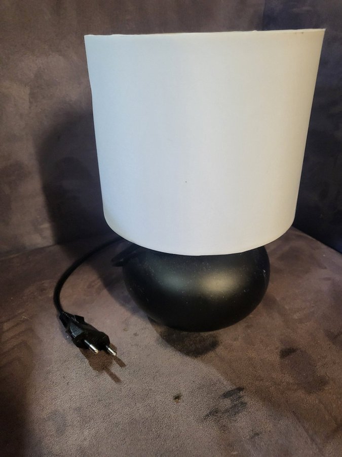 Snygg bordslampa 25 cm hög