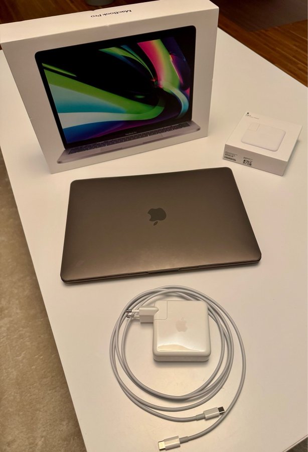 MacBook Pro 13 tum, M2, 2022