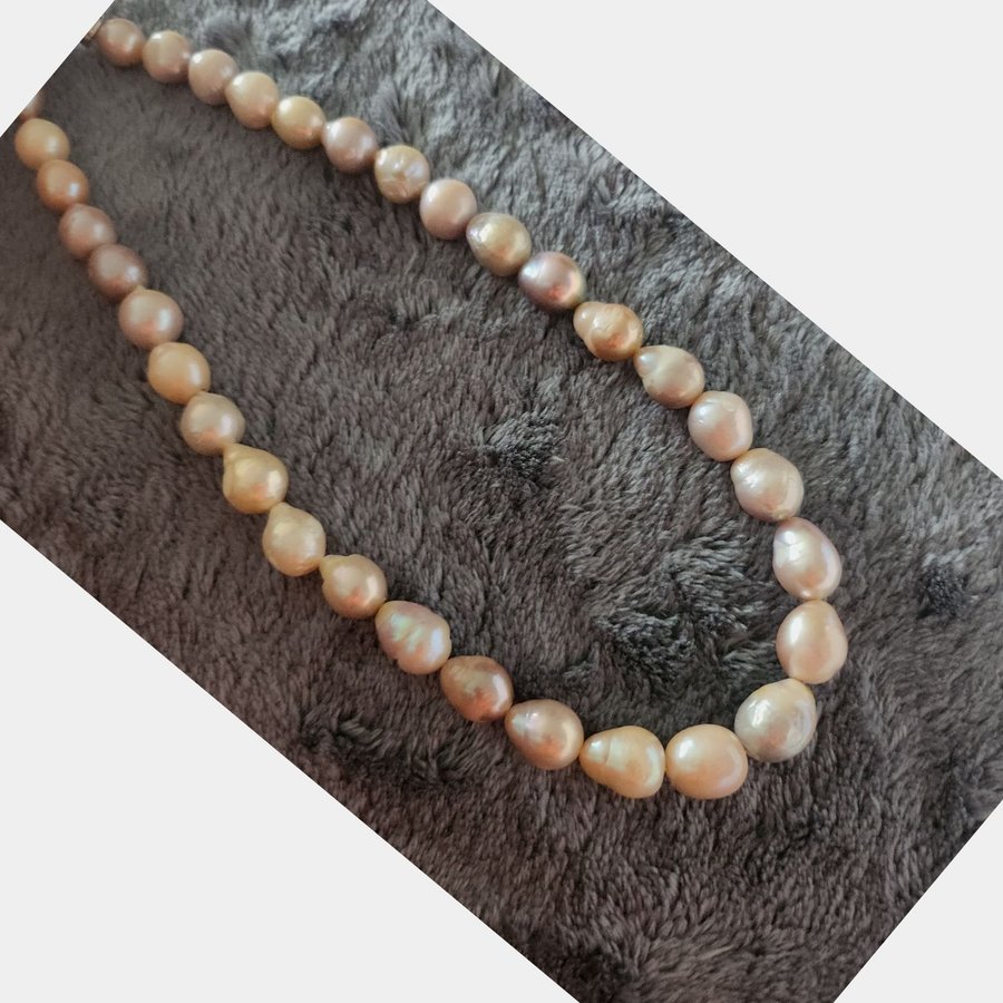 Freshwater pearl necklace