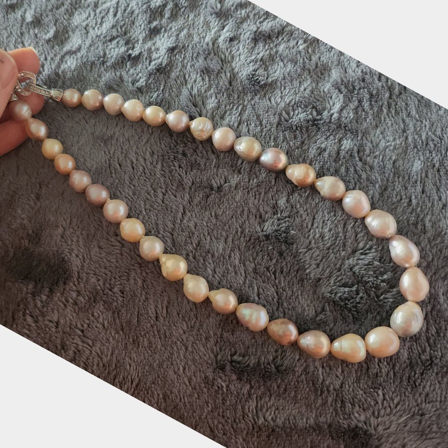 Freshwater pearl necklace