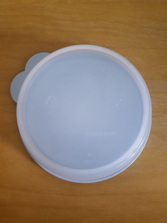 Tupperware Matskål med lock transperent/ljusblå 5dl HELT NY!