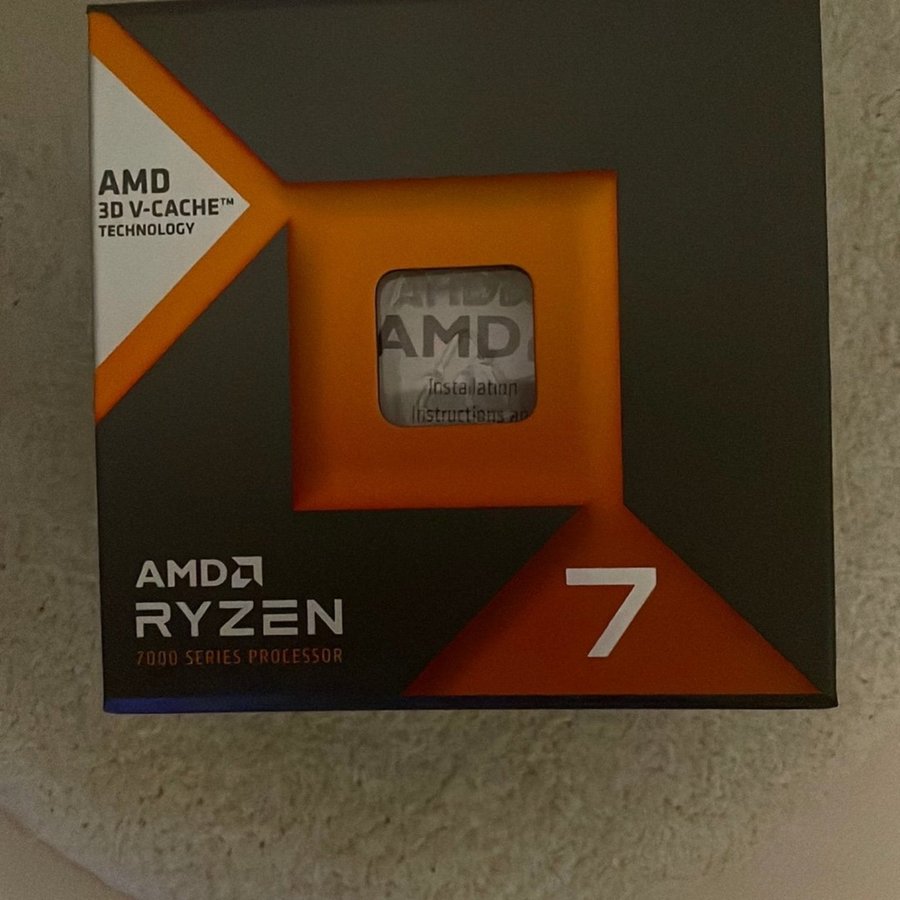 Amd ryzen 7800X3D 32gb DDR5 och moderkort