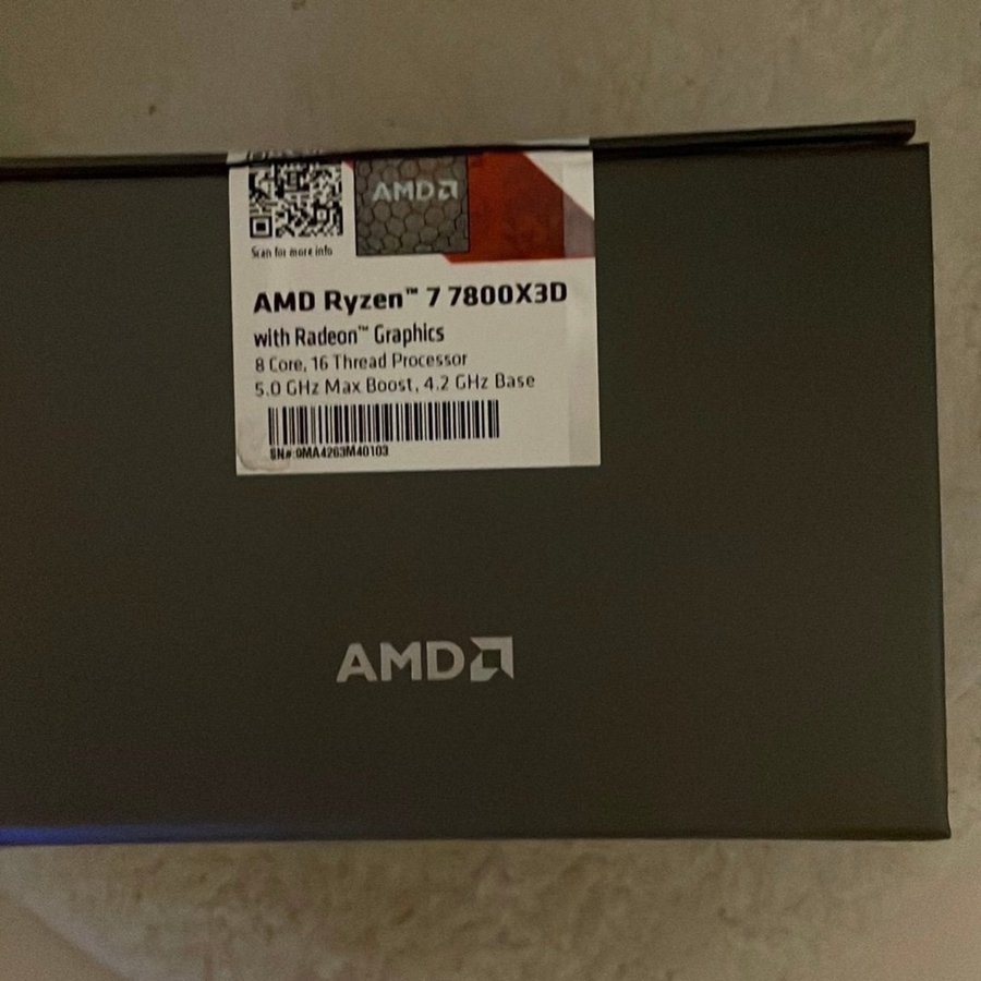 Amd ryzen 7800X3D 32gb DDR5 och moderkort