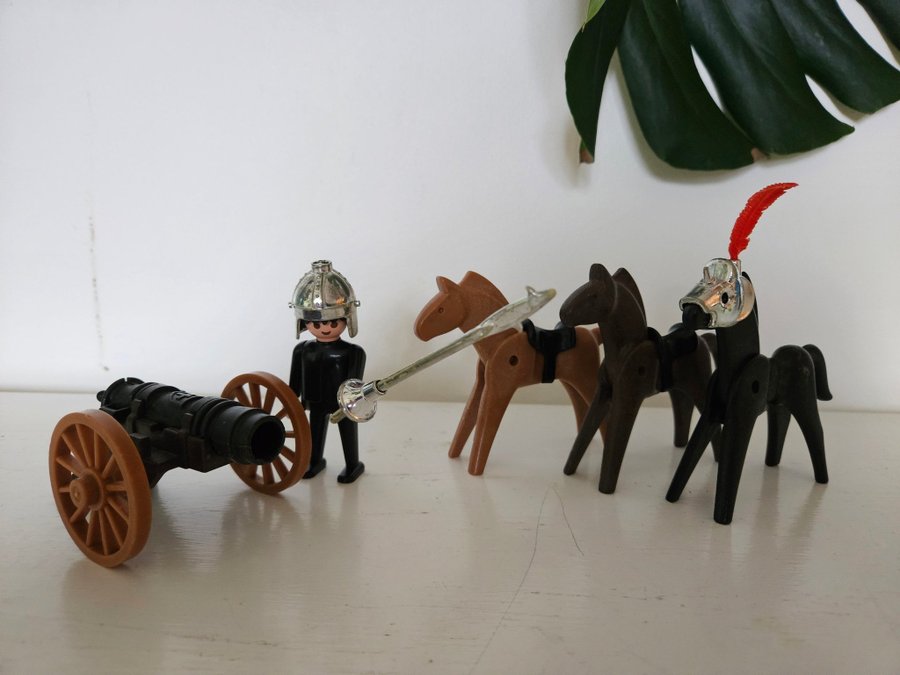 Playmobil riddare med kanon och två hästar, retro