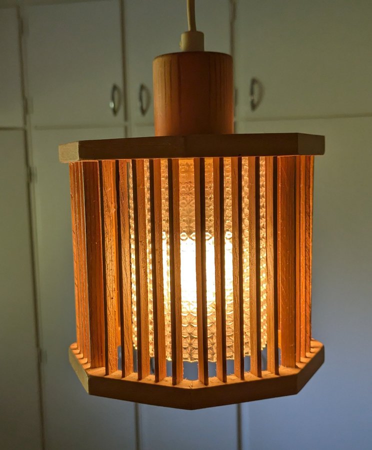 Lampa fönsterlampa furu glas retro 1970-tal