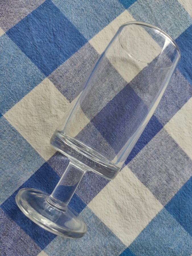 Dryckesglas, 11cm högt, 4cm diameter