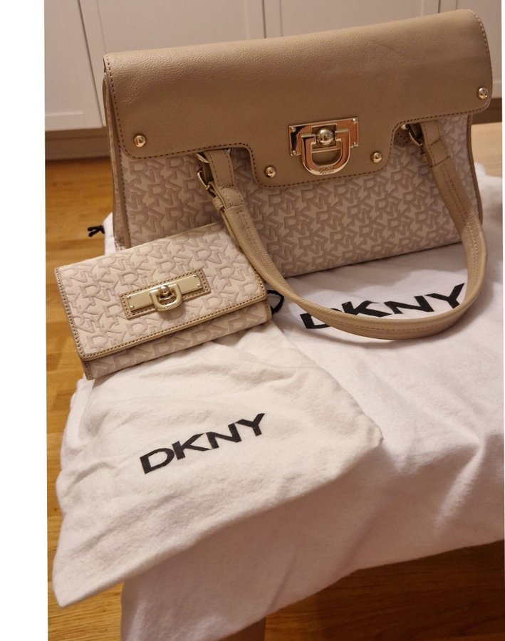 DKNY väska  plånbok set.