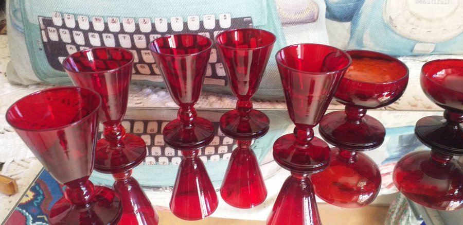 Retro Rejmyre set likörglas punschglas konstglas i röd färg, Monika Bratt