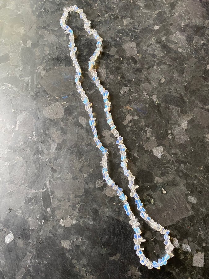 Halsband opal / chipshalsband